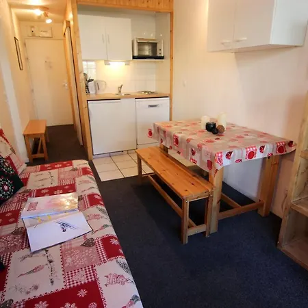 Lauzieres Vti * 瓦托伦斯